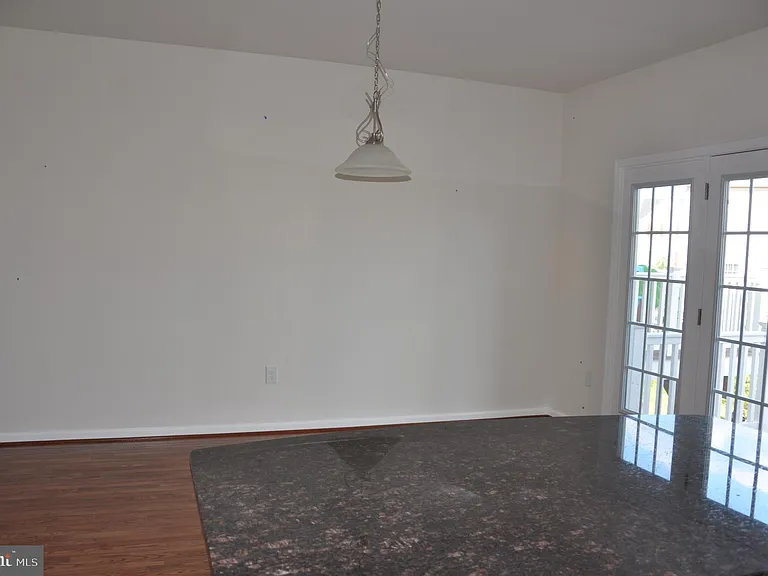 905 Susan Cir — Photo 37