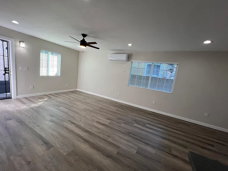 1155 Seminary Ave — Photo 8
