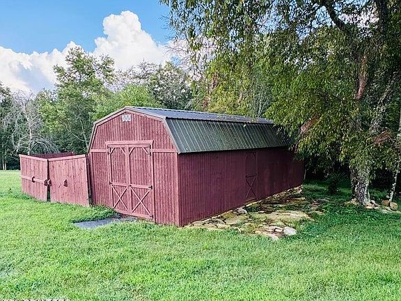 4th image of 167 Bunkhouse Rd