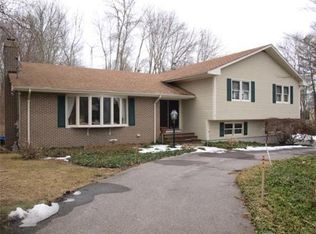 172 W Hawthorn St, Dartmouth, MA 02747