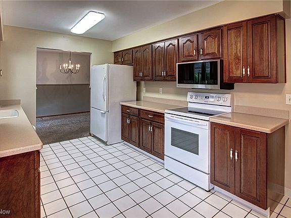 5th image of 3712 Walters Dr