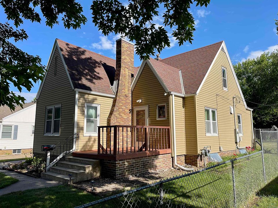 1st image of 815 Iowa St