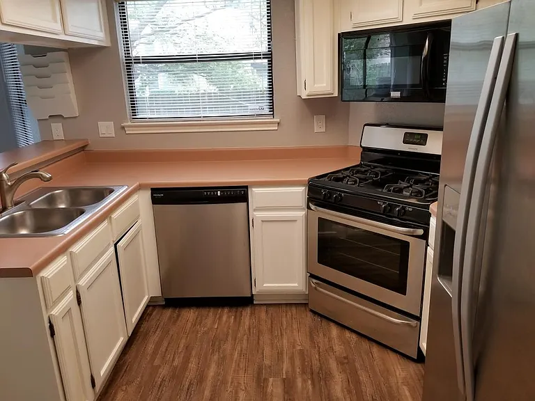 7800 Topawa Cv #B — Photo 5