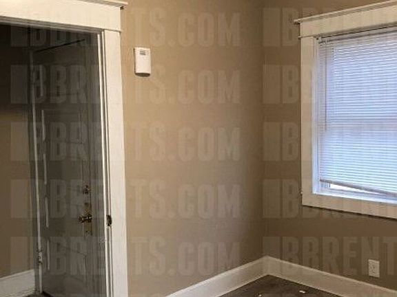 5th image of 2307 Central Ave #A
