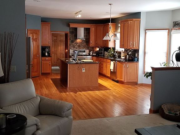 4th image of 7153 Valley Falls Ct