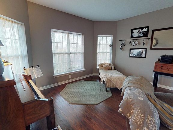 3rd image of 34 Willow Bend Way