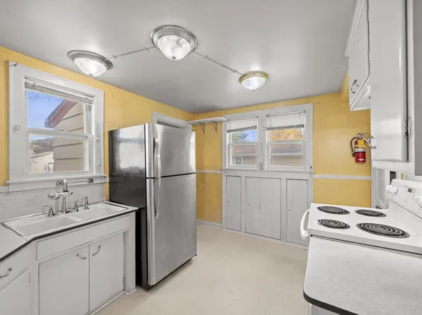 2029 Conway St, Saint Paul, MN 55119