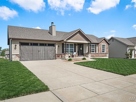 4th image of 1618 Spring Mill Dr