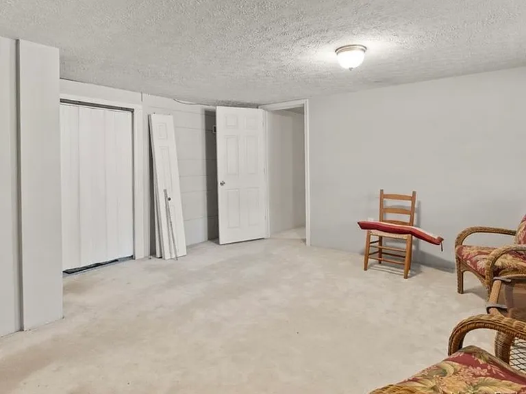 506 Virginia Ave — Photo 11