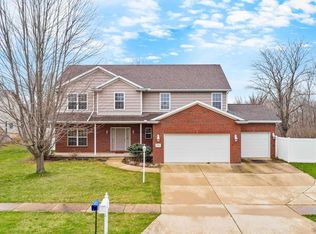 1740 Sycamore, Washington, IL 61571