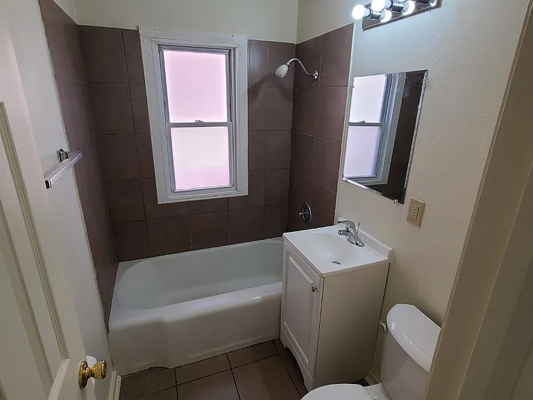4944 N 24th Pl — Photo 10