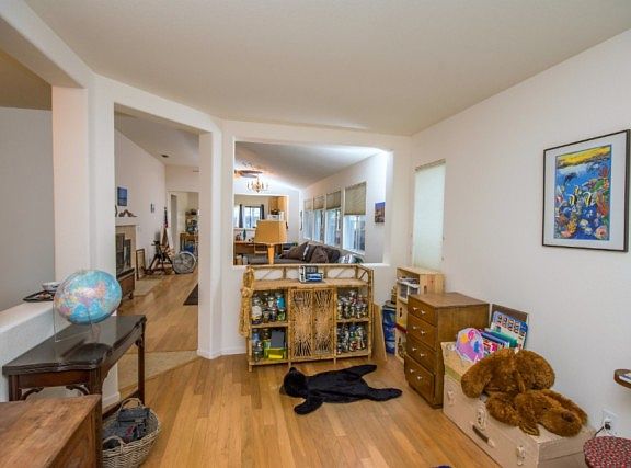 4th image of 1580 Aimwell Ave