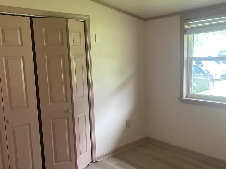 11667 Biscayne Dr — Photo 2