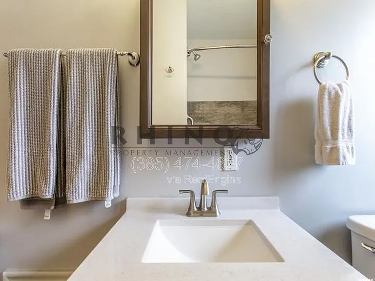 615 E Grand St #3 — Photo 11