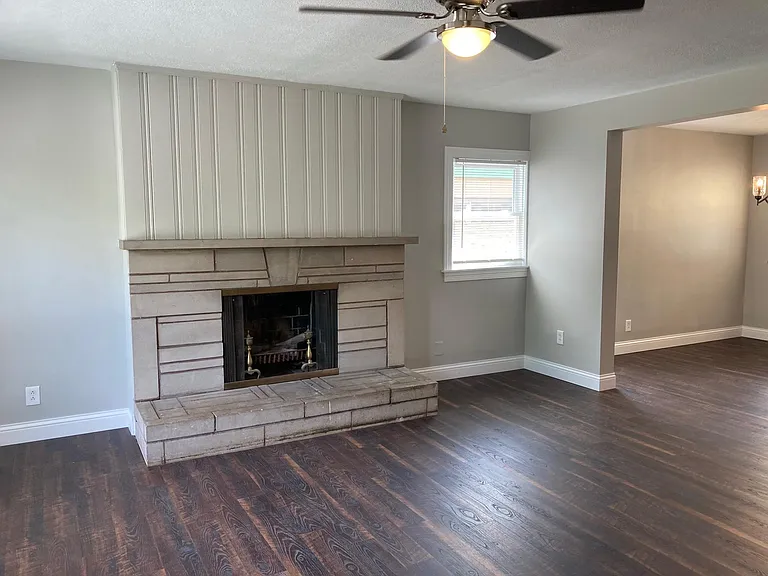 4917 Charlemar Dr — Photo 3