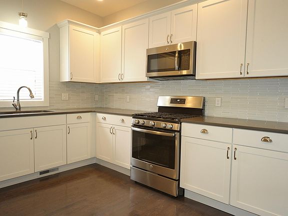 2nd image of 813 Dayton St SW #1362883D8