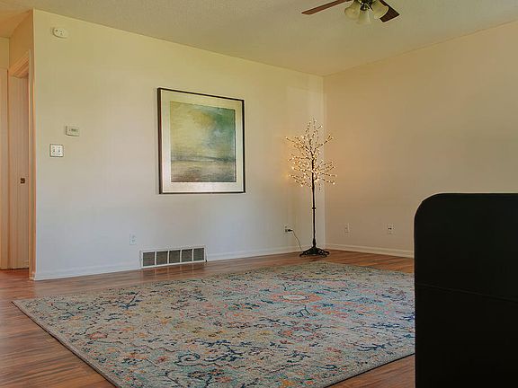 5th image of 408 W 20th St