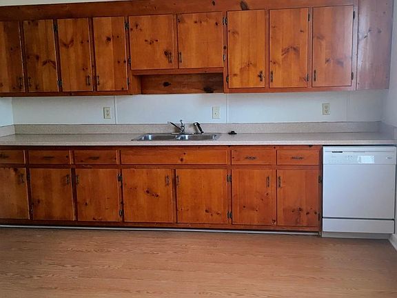 Kitchen - Lots of Cabinet Space!