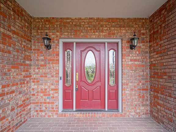 4th image of 108 Geers Ct