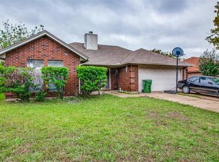6406 Running Creek Dr, Arlington, TX 76001