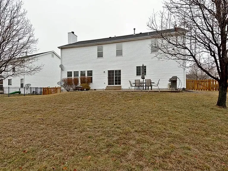 119 Wimbledon Ct — Photo 8