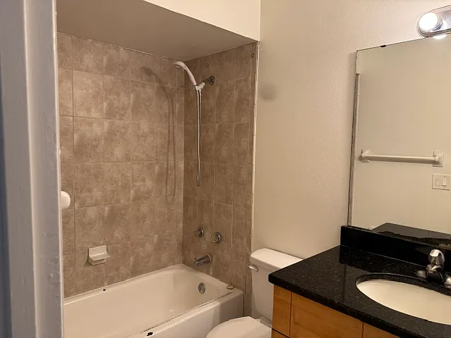 319 La Paz Dr — Photo 11