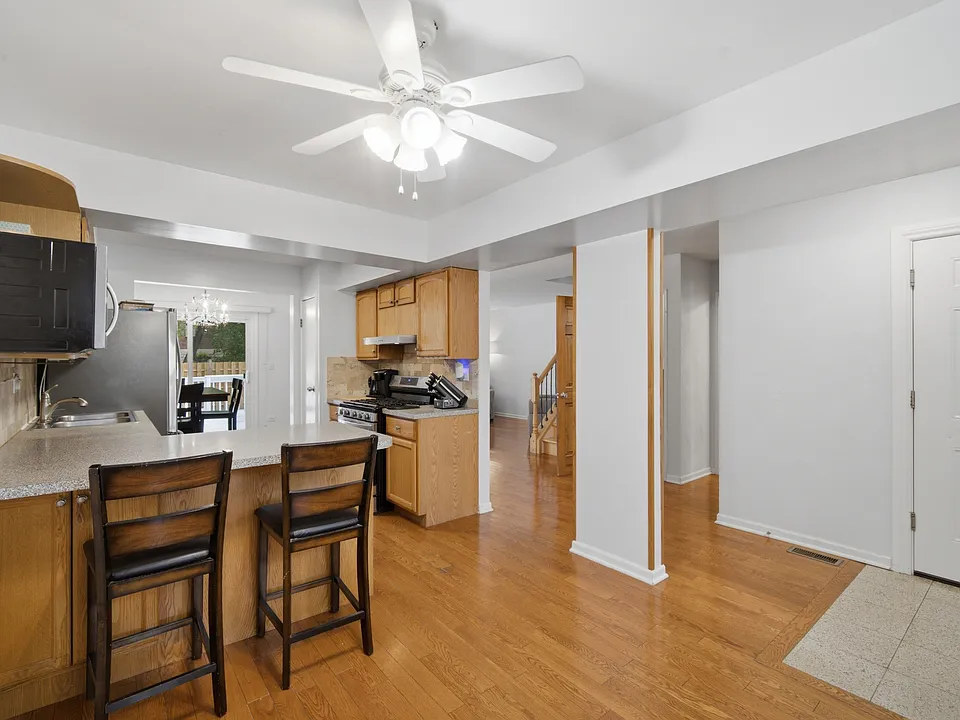 411 Hickory Dr #411