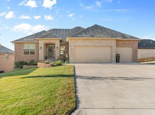 1632 W Gaslight Drive, Springfield, MO 65810