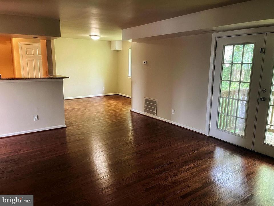 1st image of 7516 Hawthorne St APT 6