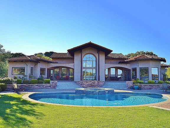 Entertainer's paradise