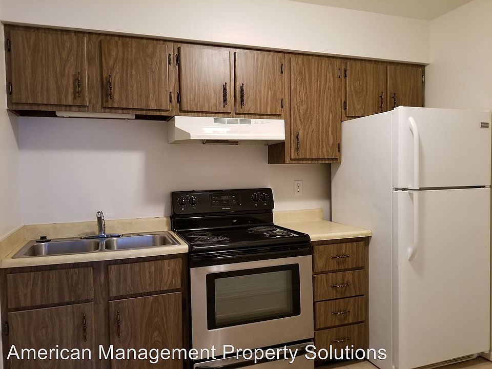 2nd image of 1220 E Dorothy Ln APT 13