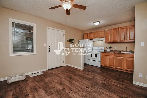 1811 Lawndale Ave Photo 1