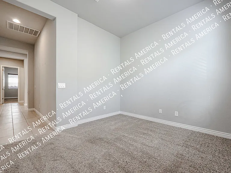 8544 W Midway Ave — Photo 24