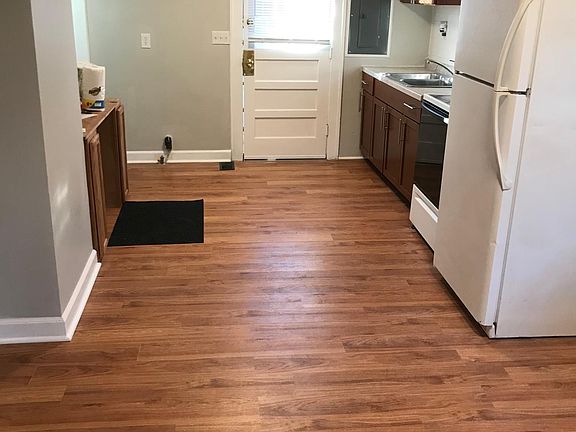 3rd image of 945 E Berwyn St #1