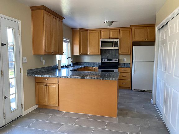 3rd image of 40145 Besco Dr