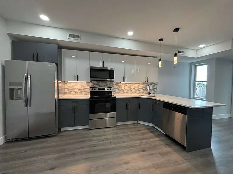 2439 N Marshall St #3 — Photo 1