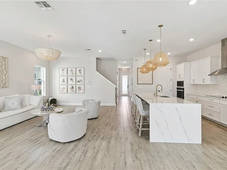 13114 McMillan Dr — Photo 13
