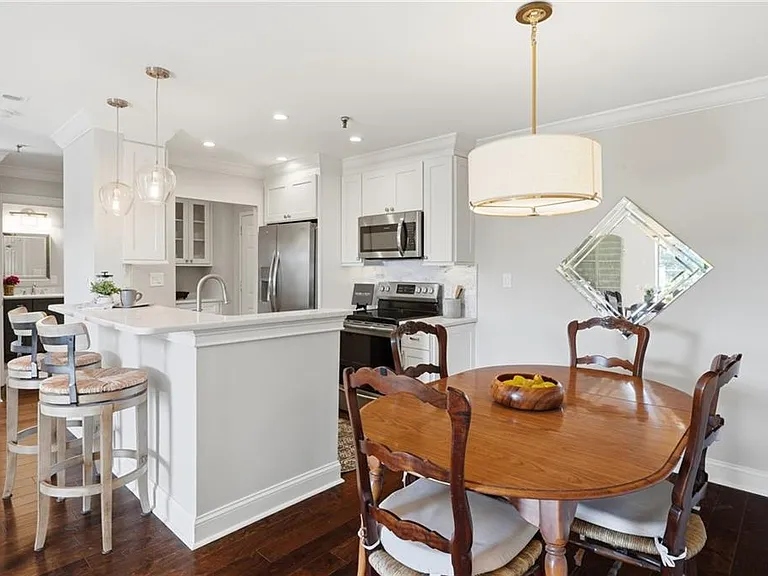 300 Johnson Ferry Rd #A803 — Photo 5