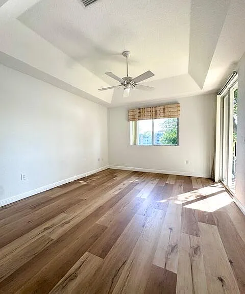 7842 Exeter Blvd E — Photo 23
