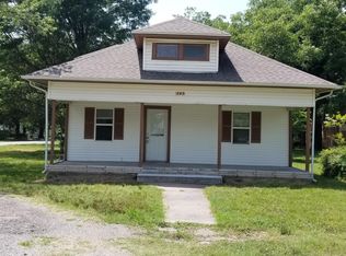 743 Wyandotte Ave, Baxter Springs, KS 66713