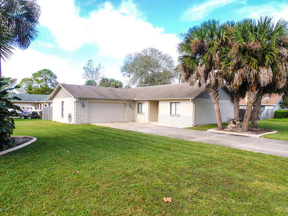 1st image of 4730 Hidden Lake Dr