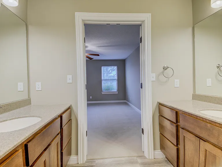 108 Corcoran Dr — Photo 16