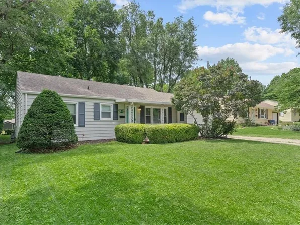 7004 Woodson St, Overland Park, KS 66204