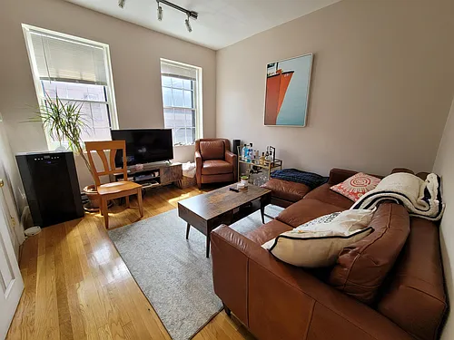 11 Phillips St #8 Photo 1