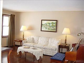 4th image of 401 Hillshafer Dr
