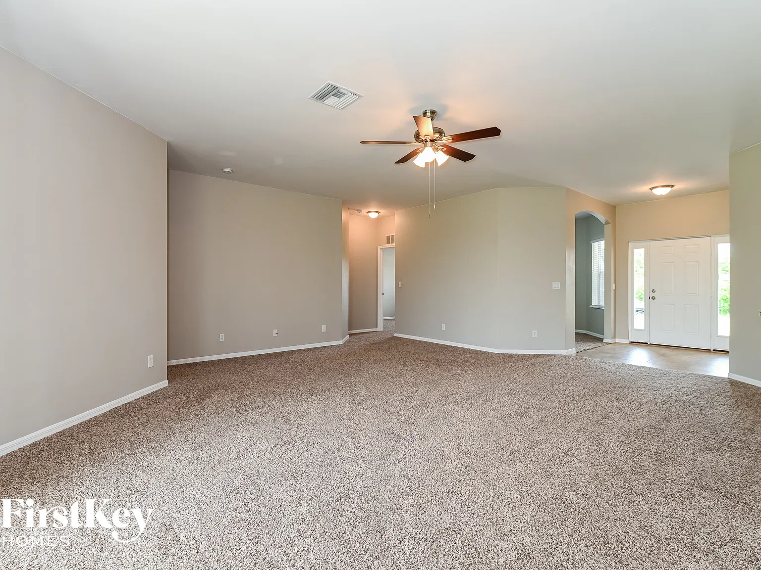 4 bed, 2.0 bath, 2222 sqft, $2,280 — Photo 2