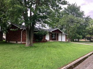 105 Colonial Dr, Hamel, IL 62046