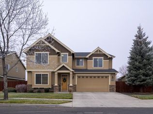787 NW 28th St, Redmond, OR 97756