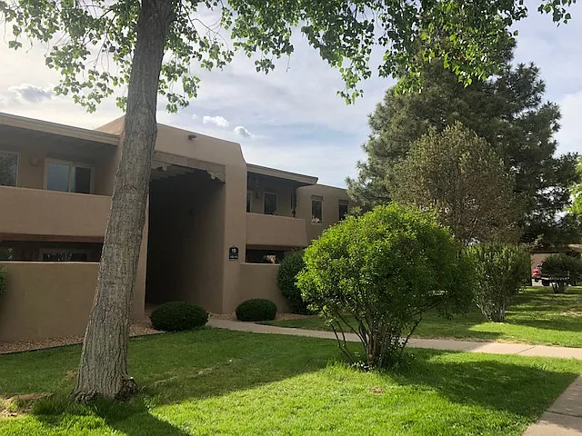 601 W San Mateo Rd #112 — Photo 1