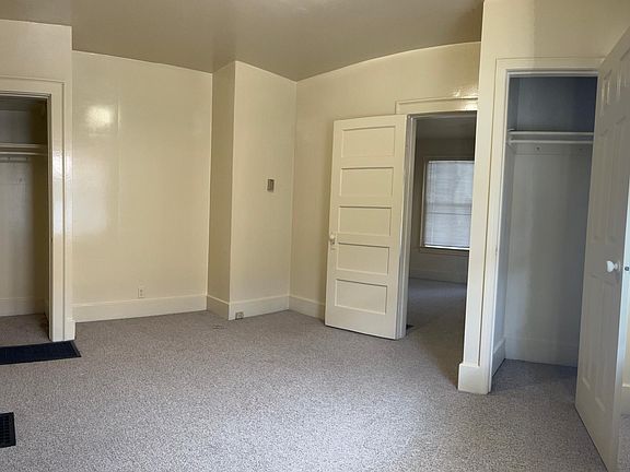 3rd image of 2411 Crittenden Dr